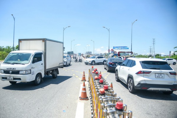 Nút giao thông cầu Hòa Xuân sắp 'lột xác', người dân vui mừng thoát cảnh ùn tắc Nút giao thông cầu Hòa Xuân sắp 'lột xác', người dân vui mừng thoát cảnh ùn tắc