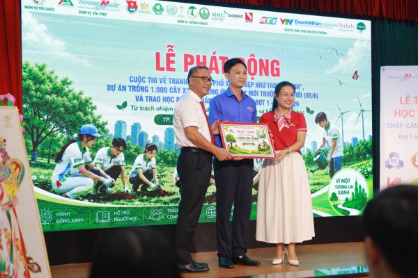 Phát động cuộc thi vẽ tranh kết hợp trồng 1.000 cây xanh bảo vệ môi trường Phát động cuộc thi vẽ tranh kết hợp trồng 1.000 cây xanh bảo vệ môi trường