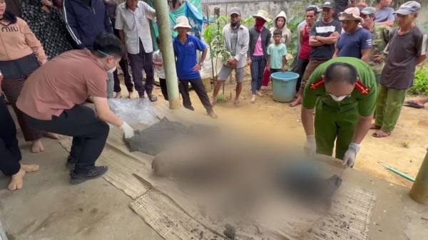 Phát hiện bộ xương người trong rừng sâu Quảng Ngãi Phát hiện bộ xương người trong rừng sâu Quảng Ngãi