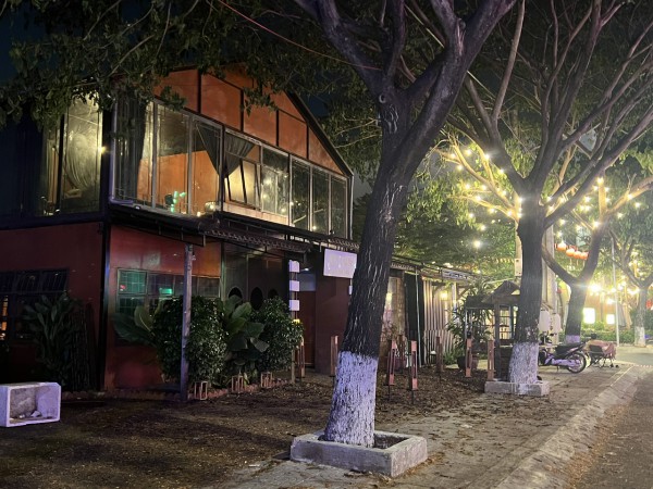 Phố đêm Chợ Nhỏ ở Pleiku sớm rơi vào cảnh đìu hiu