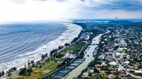Phố đi bộ bên bờ biển đẹp nhất Quảng Ngãi