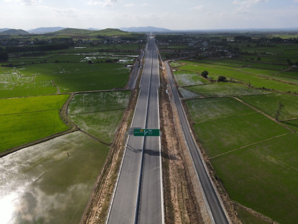 Phó thủ tướng Hồ Quốc Dũng kiểm tra cao tốc Khánh Hòa - Buôn Ma Thuột