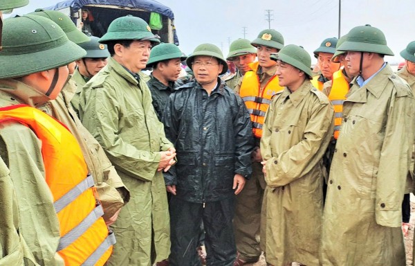 Phó thủ tướng Mai Văn Chính chỉ đạo ứng phó mưa lũ ở Hà Tĩnh Phó thủ tướng Mai Văn Chính chỉ đạo ứng phó mưa lũ ở Hà Tĩnh