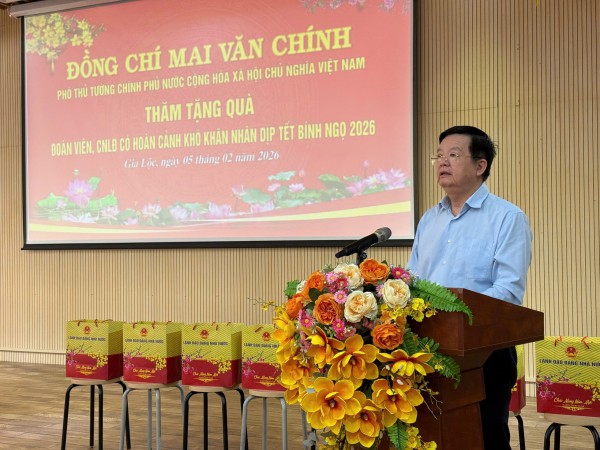 Phó thủ tướng Mai Văn Chính trao quà tết cho người lao động Tây Ninh
