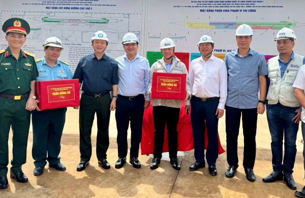 Phó thủ tướng Trần Hồng Hà đốc thúc tiến độ sân bay Long Thành Phó thủ tướng Trần Hồng Hà đốc thúc tiến độ sân bay Long Thành