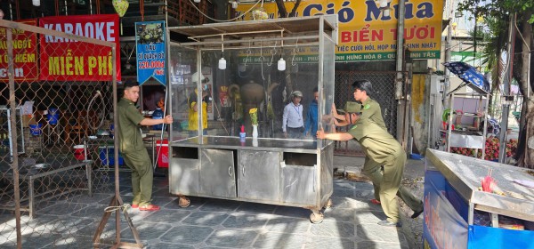 Phường Bình Tân ở TP.HCM 'dẹp loạn' lấn chiếm vỉa hè Phường Bình Tân ở TP.HCM 'dẹp loạn' lấn chiếm vỉa hè