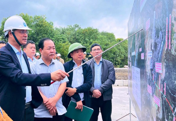 QL14B thi công chậm: Bí thư Đà Nẵng lệnh 'trảm' nhà thầu nếu tiếp tục chây ì QL14B thi công chậm: Bí thư Đà Nẵng lệnh 'trảm' nhà thầu nếu tiếp tục chây ì