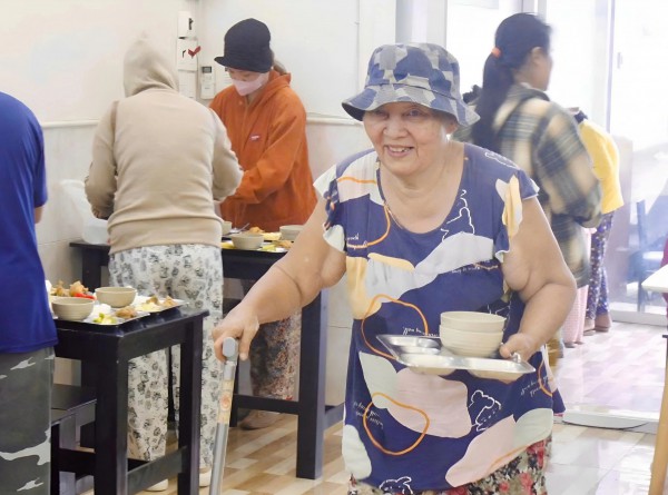 Quán cơm miễn phí gần bệnh viện và lời chúc lạ: ‘Mong không gặp lại’ Quán cơm miễn phí gần bệnh viện và lời chúc lạ: ‘Mong không gặp lại’