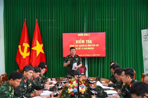 Quân khu 5 'cắm chốt' Quảng Ngãi, ứng phó bão Kalmaegi