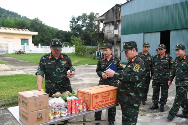 Quân khu 5 'cắm chốt' Quảng Ngãi, ứng phó bão Kalmaegi