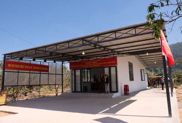 Quân khu 7 bàn giao 4 căn nhà thuộc 'Chiến dịch Quang Trung'