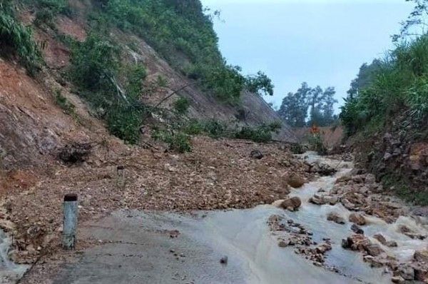 Quảng Bình: Di dời dân và hàng chục chốt bảo vệ rừng để tránh mưa lũ