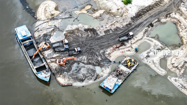 Quảng Ngãi: Cận cảnh dự án cảng cá 460 tỉ đồng ì ạch, 'mắc cạn' mặt bằng Quảng Ngãi: Cận cảnh dự án cảng cá 460 tỉ đồng ì ạch, 'mắc cạn' mặt bằng