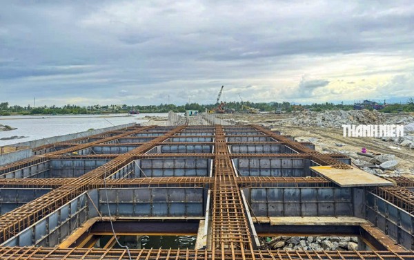 Quảng Ngãi: Cận cảnh dự án cảng cá 460 tỉ đồng ì ạch, 'mắc cạn' mặt bằng Quảng Ngãi: Cận cảnh dự án cảng cá 460 tỉ đồng ì ạch, 'mắc cạn' mặt bằng