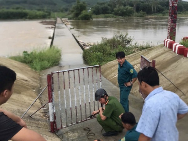 Quảng Ngãi: Không để tình trạng mưa hạ du ‘no nước’ rồi thủy điện mới xả lũ Quảng Ngãi: Không để tình trạng mưa hạ du ‘no nước’ rồi thủy điện mới xả lũ