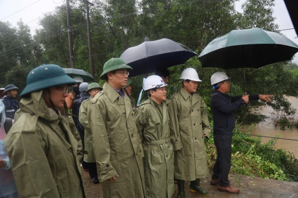 Quảng Ngãi: Làm cầu sắt tạm giúp hơn 1.800 người dân tránh bị cô lập Quảng Ngãi: Làm cầu sắt tạm giúp hơn 1.800 người dân tránh bị cô lập