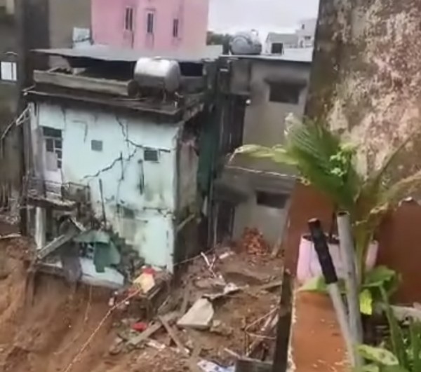 Quảng Trị: Công bố tình huống khẩn cấp sau vụ sạt lở đất ở Khe Sanh Quảng Trị: Công bố tình huống khẩn cấp sau vụ sạt lở đất ở Khe Sanh