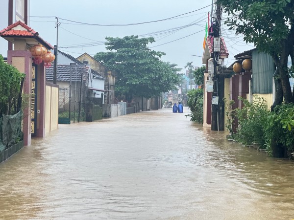 Quảng Trị: Mưa lớn, lũ trên sông Kiến Giang vượt báo động 3, uy hiếp xã Lệ Thủy Quảng Trị: Mưa lớn, lũ trên sông Kiến Giang vượt báo động 3, uy hiếp xã Lệ Thủy
