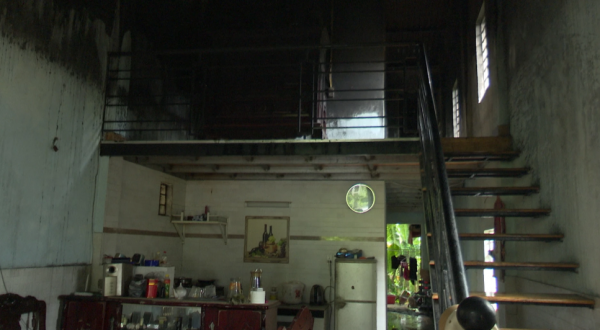 Quảng Trị: Nổ điện thoại khi đang sạc gây cháy nhà