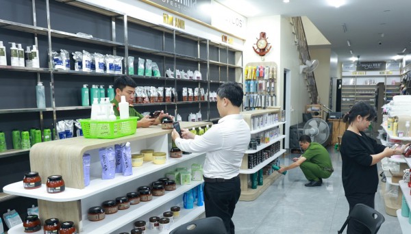 Quảng Trị: Phát hiện kho mỹ phẩm lậu 2,5 tấn ở TP.Đông Hà Quảng Trị: Phát hiện kho mỹ phẩm lậu 2,5 tấn ở TP.Đông Hà