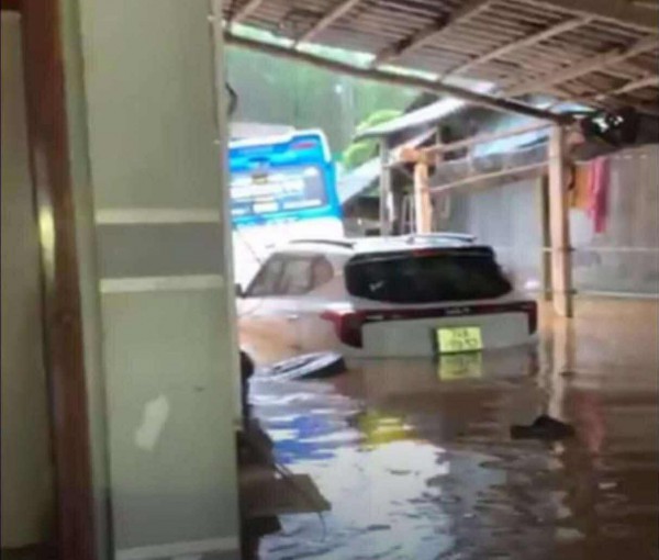 Quảng Trị mưa lớn, xã miền núi Ba Lòng di dời hơn 200 hộ dân