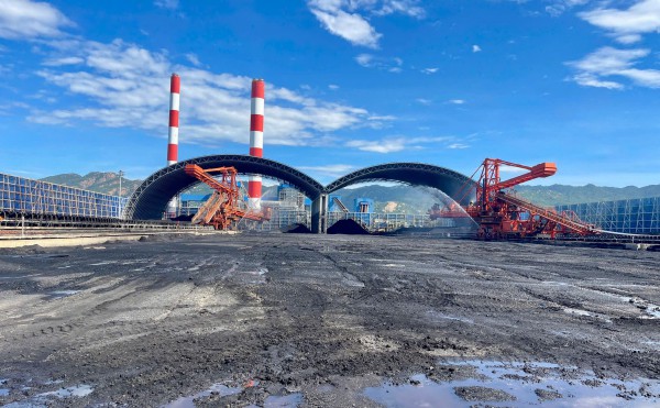 Quốc hội giám sát tại TTĐL Vĩnh Tân: Kiến nghị di dời hơn 400 hộ dân Quốc hội giám sát tại TTĐL Vĩnh Tân: Kiến nghị di dời hơn 400 hộ dân