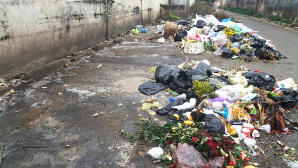 Rác thải chất thành đống ở các phường trung tâm Thanh Hóa Rác thải chất thành đống ở các phường trung tâm Thanh Hóa