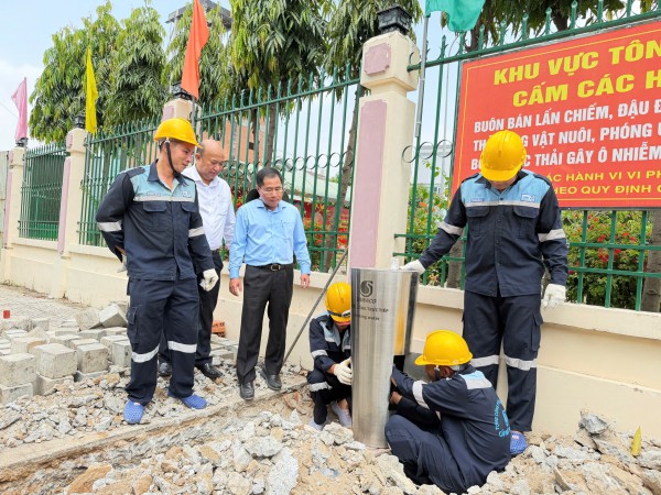 SAWACO lắp trụ nước uống miễn phí ở đài tưởng niệm sau kiến nghị của cử tri