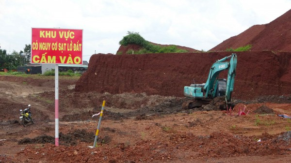 Sai phạm nghiêm trọng trong việc ‘lấy đất’ thi công cao tốc Phan Thiết – Dầu Giây