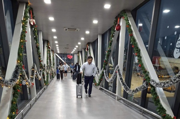 Sân bay Liên Khương vắng lặng trước giờ đóng cửa để 'đại tu'