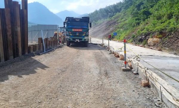 Sạt lở cao tốc La Sơn - Hòa Liên: Cấm xe khách, xe tải từ ngày 10.11