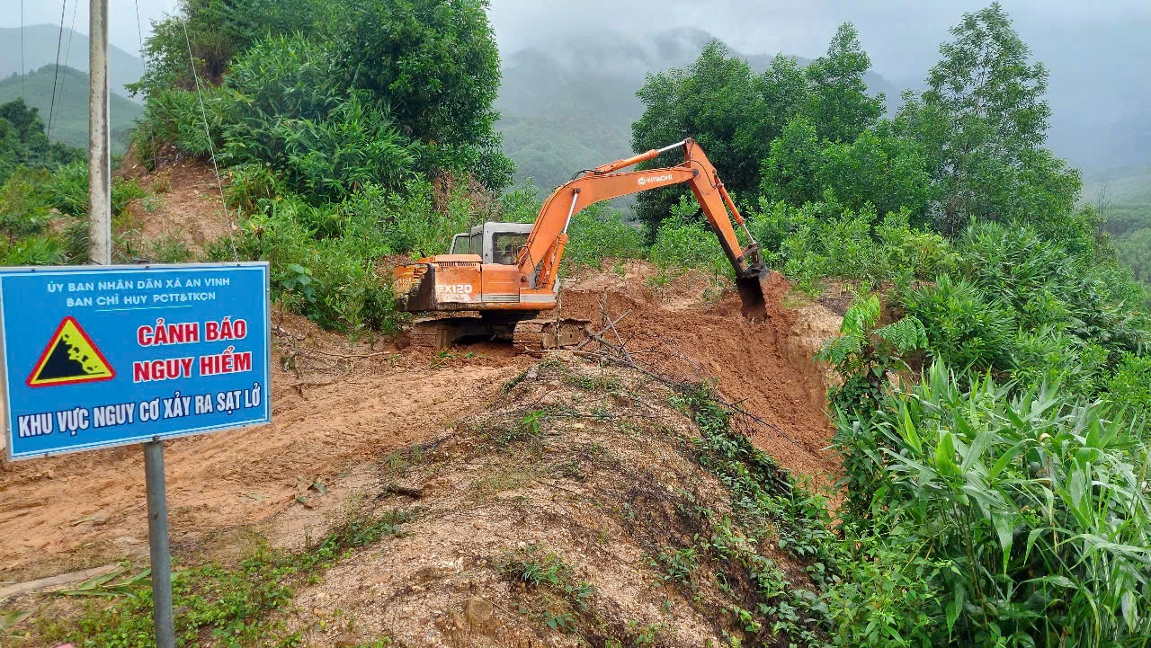 Sạt lở, ngập lụt nghiêm trọng ở huyện miền núi tỉnh Bình Định