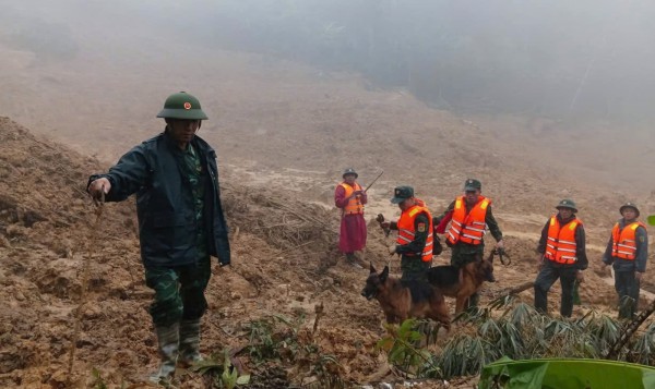 Sạt lở núi ở Đà Nẵng: Quân đội khẩn trương tìm người mất tích