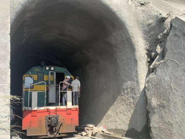 Sạt lở tại hầm đường sắt Chí Thạnh: Chưa xác định thời gian thông hầm