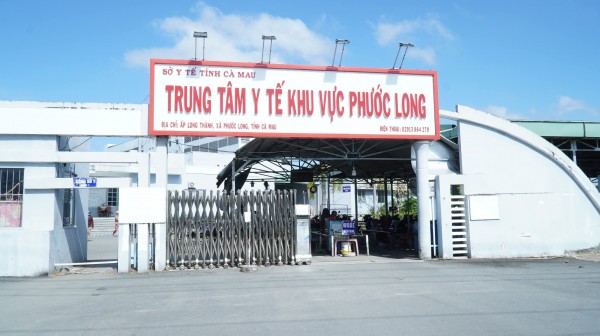 Sát tết, nhân viên y tế vẫn bị nợ lương, tính đi giao hàng để trang trải