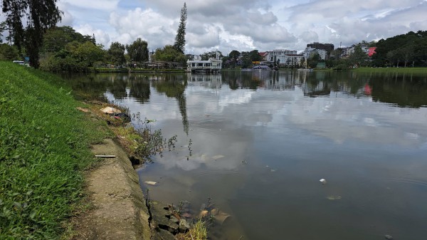 Sạt trượt ta luy, bờ kè quanh thắng cảnh hồ Xuân Hương - Đà Lạt Sạt trượt ta luy, bờ kè quanh thắng cảnh hồ Xuân Hương - Đà Lạt