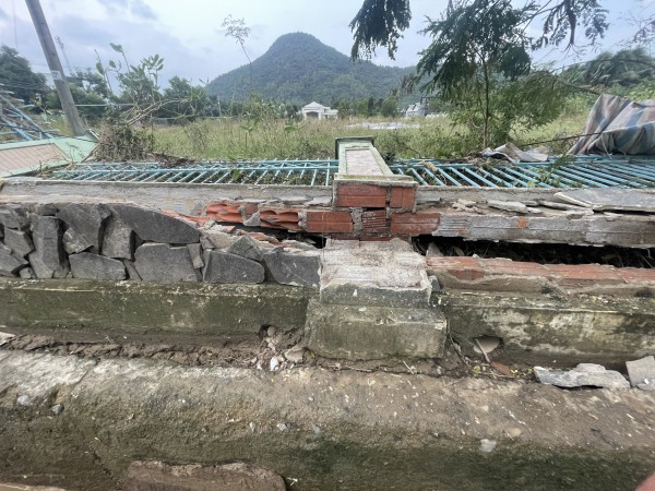 Sau lũ ở Nha Trang: Công trình sụp đổ lộ rõ không có một cây sắt