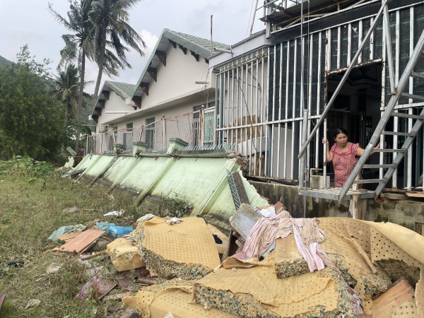Sau lũ ở Nha Trang: Công trình sụp đổ lộ rõ không có một cây sắt