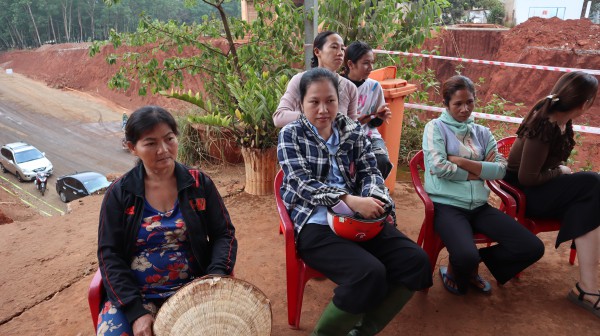 Sau nhận tiền hỗ trợ để đến nơi ở tạm, 8 hộ dân mong muốn gì?