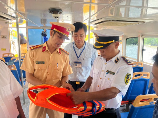 Sau tai nạn ở vịnh Hạ Long, TP.HCM tổng kiểm tra cảng, bến thủy nội địa Sau tai nạn ở vịnh Hạ Long, TP.HCM tổng kiểm tra cảng, bến thủy nội địa