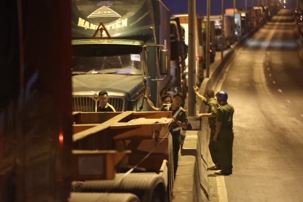 Sau vụ tai nạn liên hoàn trên cầu Phú Mỹ, CSGT TP.HCM cảnh báo quan trọng