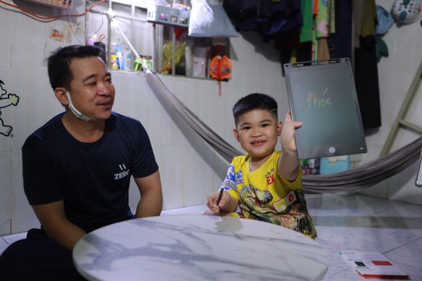 'Siêu phường' nhiều khu công nghiệp nhất: Nhắc đến con trai, mắt ông Tài sáng lên