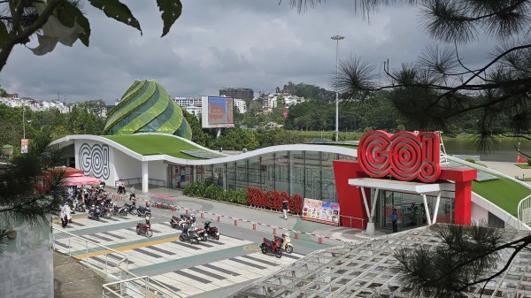 Siêu thị ở P.Xuân Hương - Đà Lạt xin lỗi vụ khám xét bé trai 10 tuổi Siêu thị ở P.Xuân Hương - Đà Lạt xin lỗi vụ khám xét bé trai 10 tuổi