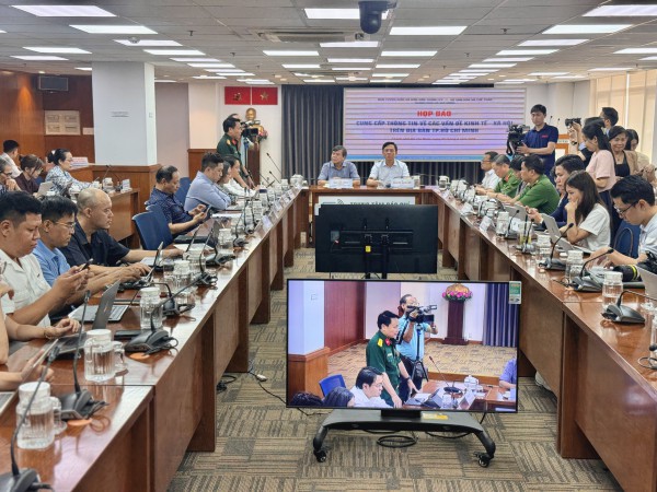 Sở Xây dựng TP.HCM: Miễn phí xe buýt chưa đủ để người dân bỏ xe cá nhân