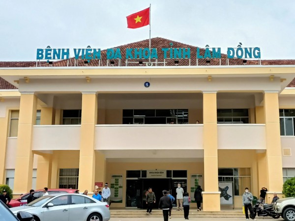 Sở Y tế Lâm Đồng nói gì về việc dừng tuyển dụng 738 viên chức?