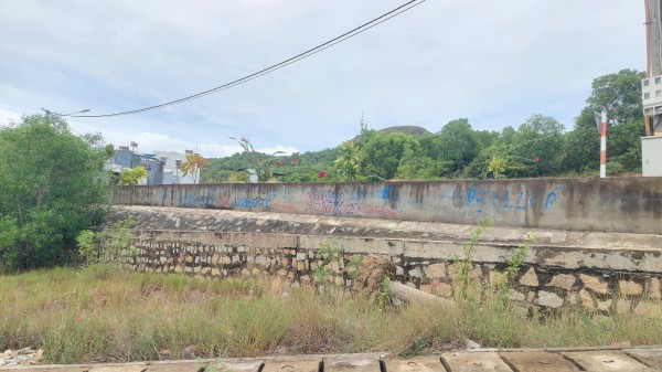 Số điện thoại 'cò đất' bủa vây làng chài du lịch ở Gia Lai Số điện thoại 'cò đất' bủa vây làng chài du lịch ở Gia Lai