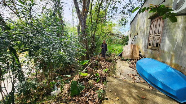 Sống bất an bên bờ sông sạt lở Sống bất an bên bờ sông sạt lở