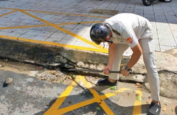 Sóng dữ xuất hiện ở cửa sông Hàn