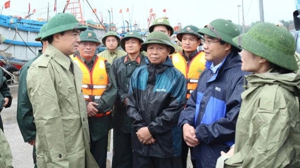 Sóng lớn, gió mạnh ở vùng ven biển Thanh Hóa Sóng lớn, gió mạnh ở vùng ven biển Thanh Hóa