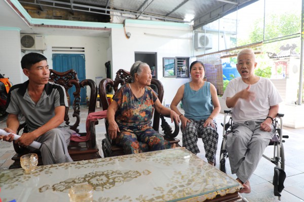 Sống thấp thỏm dưới lưới điện Sống thấp thỏm dưới lưới điện